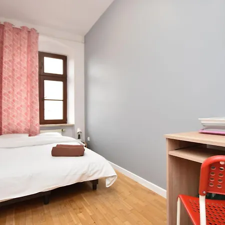 - Prywatne Hostel *