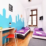 - Prywatne Hostel *