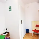 - Prywatne Hostel