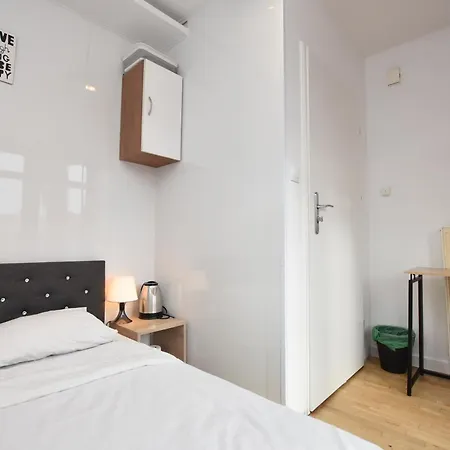 - Prywatne Auberge de jeunesse Wrocław
