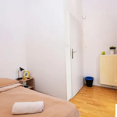 - Prywatne Albergue *